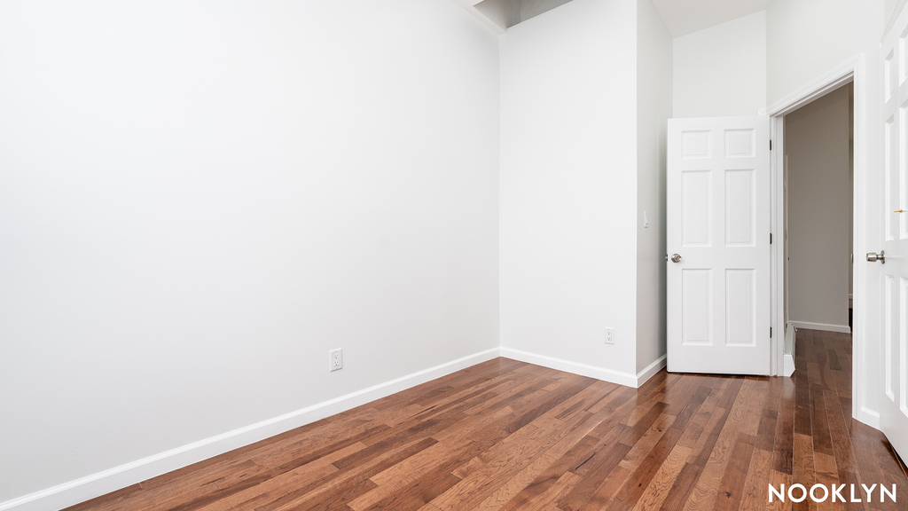 18-69 Greene Ave - Photo 2