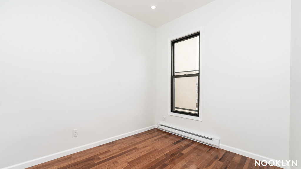 18-69 Greene Ave - Photo 7