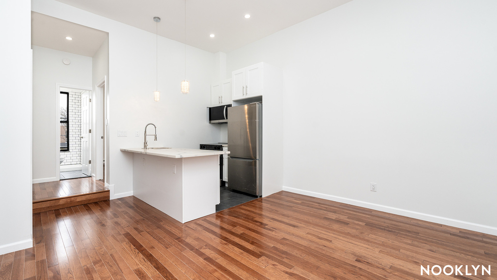 18-69 Greene Ave - Photo 14