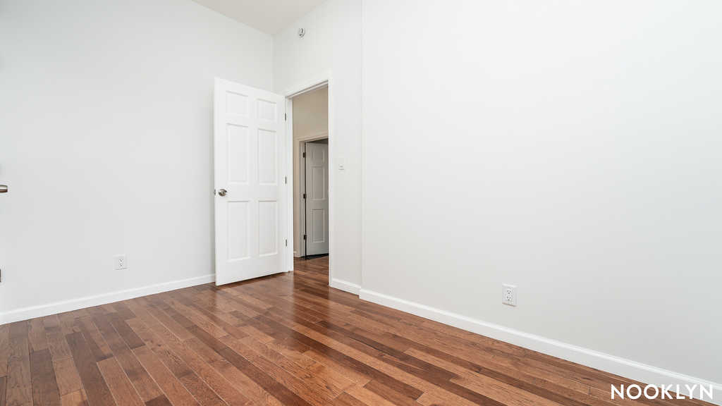 18-69 Greene Ave - Photo 16