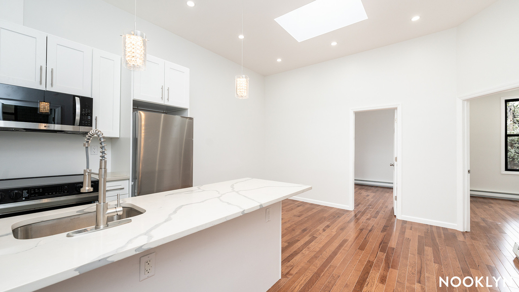 18-69 Greene Ave - Photo 19