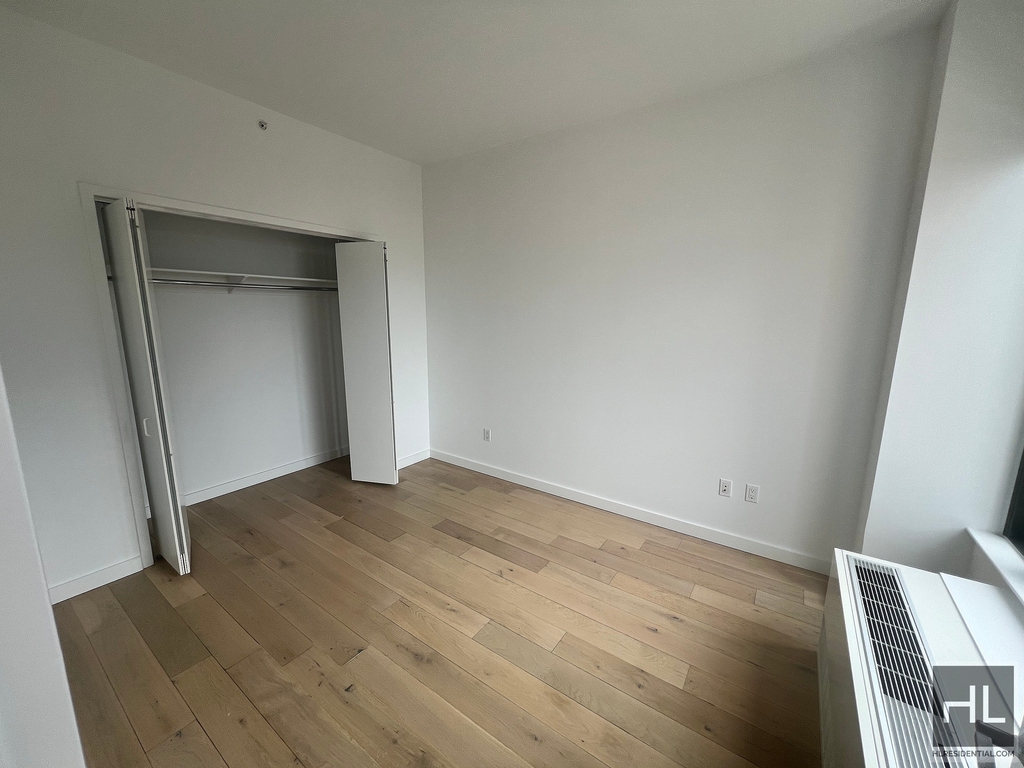 Northern Boulevard - Photo 1