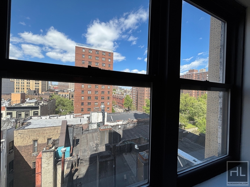 Amsterdam Avenue - Photo 8
