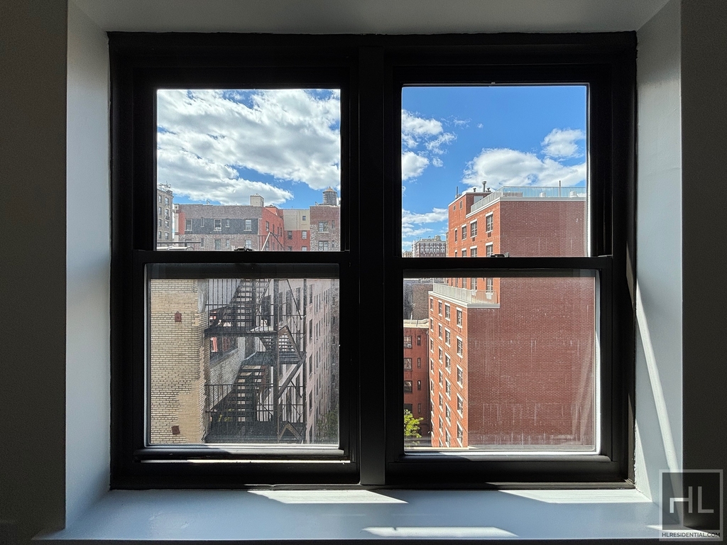 Amsterdam Avenue - Photo 7