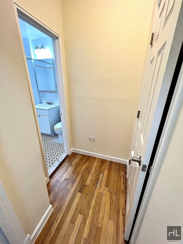 West 73 Street - Photo 7