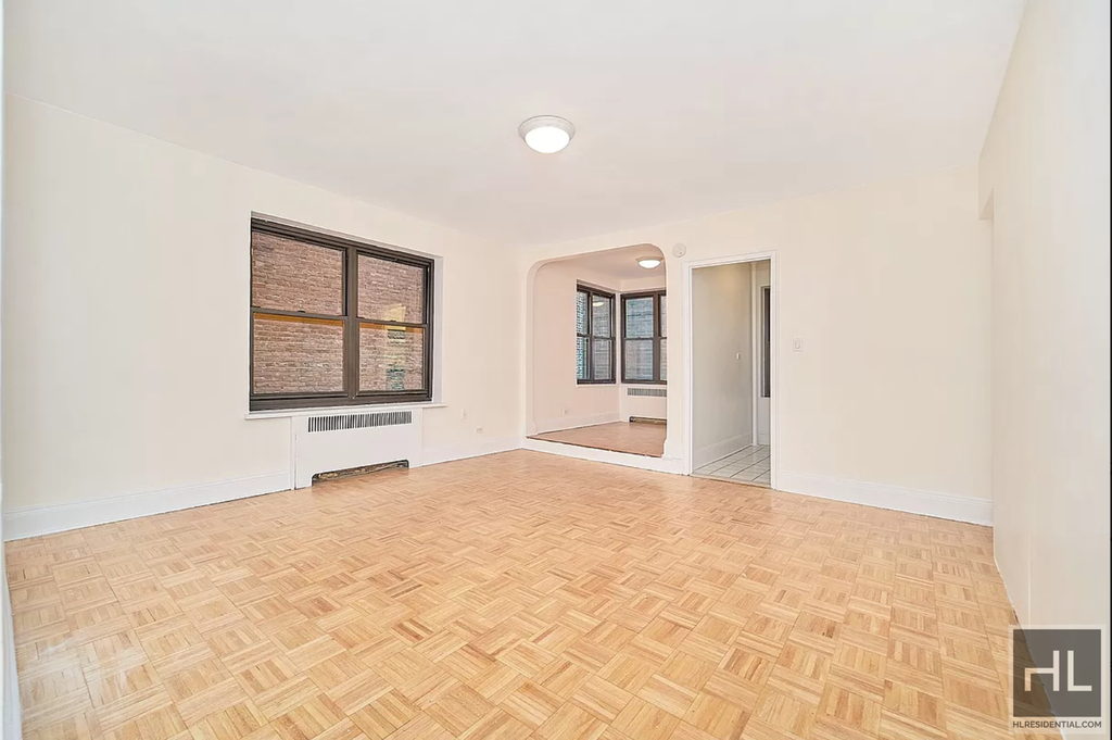 East 24 Street - Photo 2
