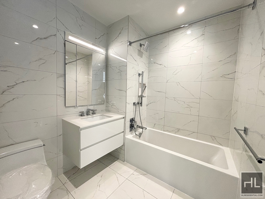 East 44th Street - Photo 2