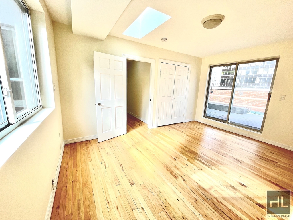 West 55th Street - Photo 0