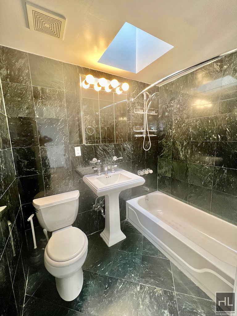 West 55th Street - Photo 7