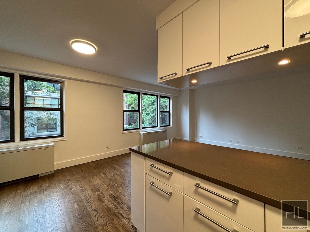 East 63 Street - Photo 1