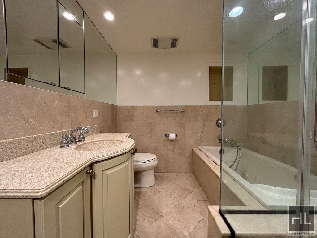 East 63 Street - Photo 7