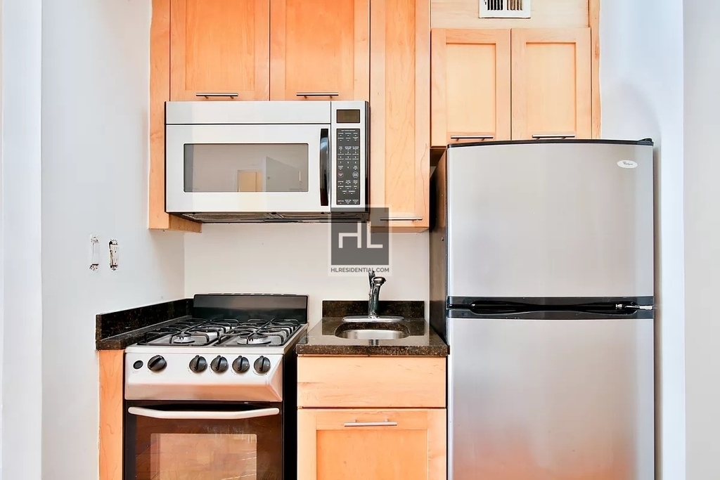 East 36 Street - Photo 1