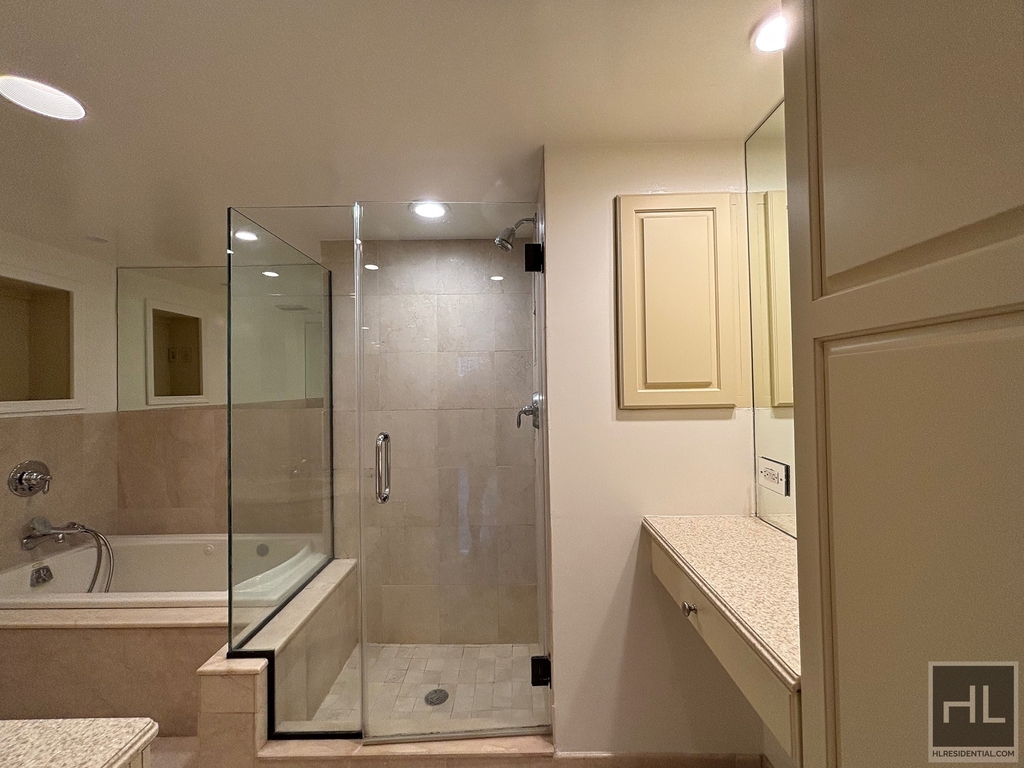 East 63 Street - Photo 6
