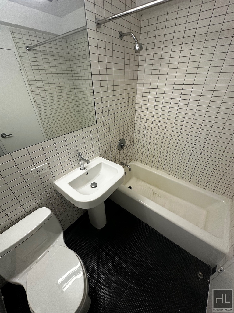 East 39th Street - Photo 2