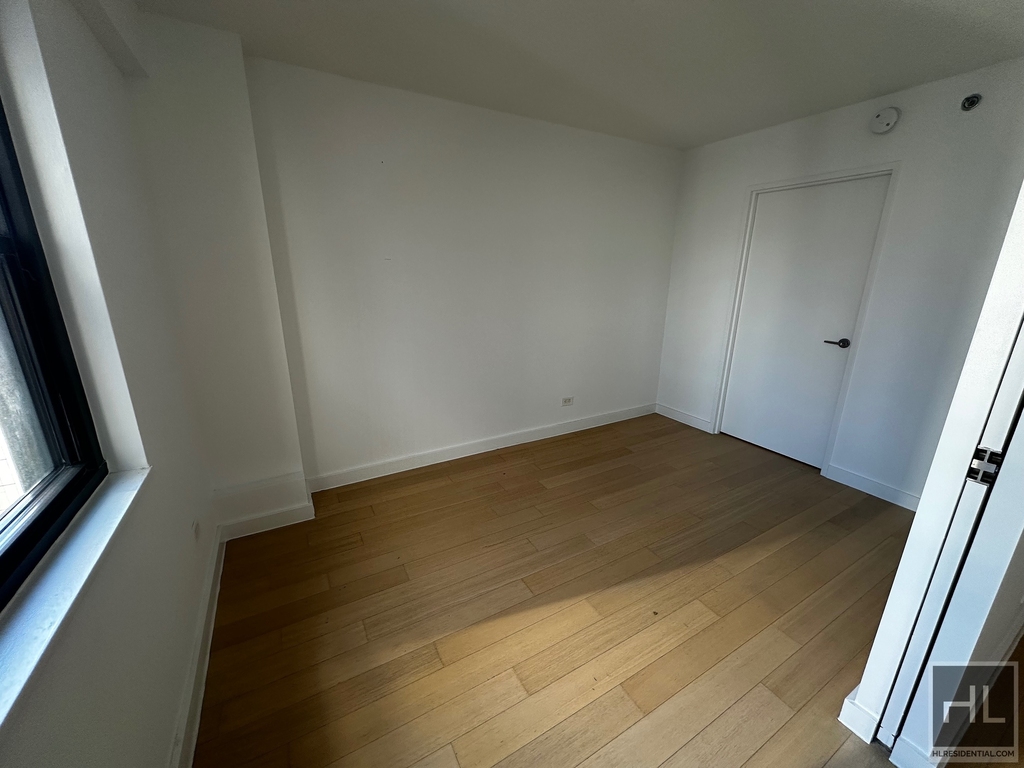 East 39th Street - Photo 1