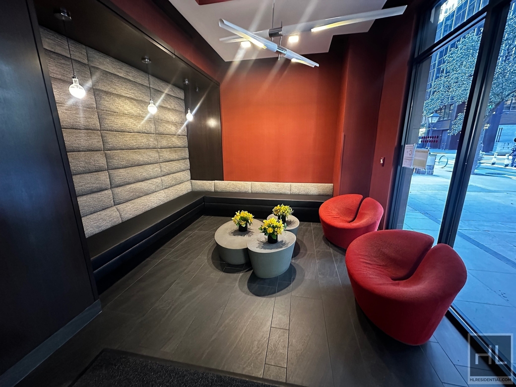 East 39th Street - Photo 4