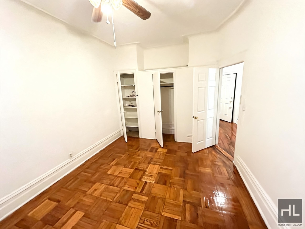 Summit Avenue - Photo 3