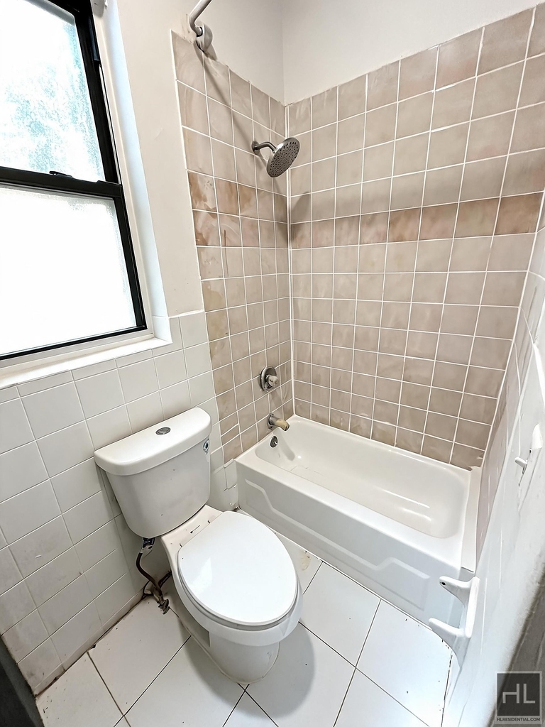 Summit Avenue - Photo 9