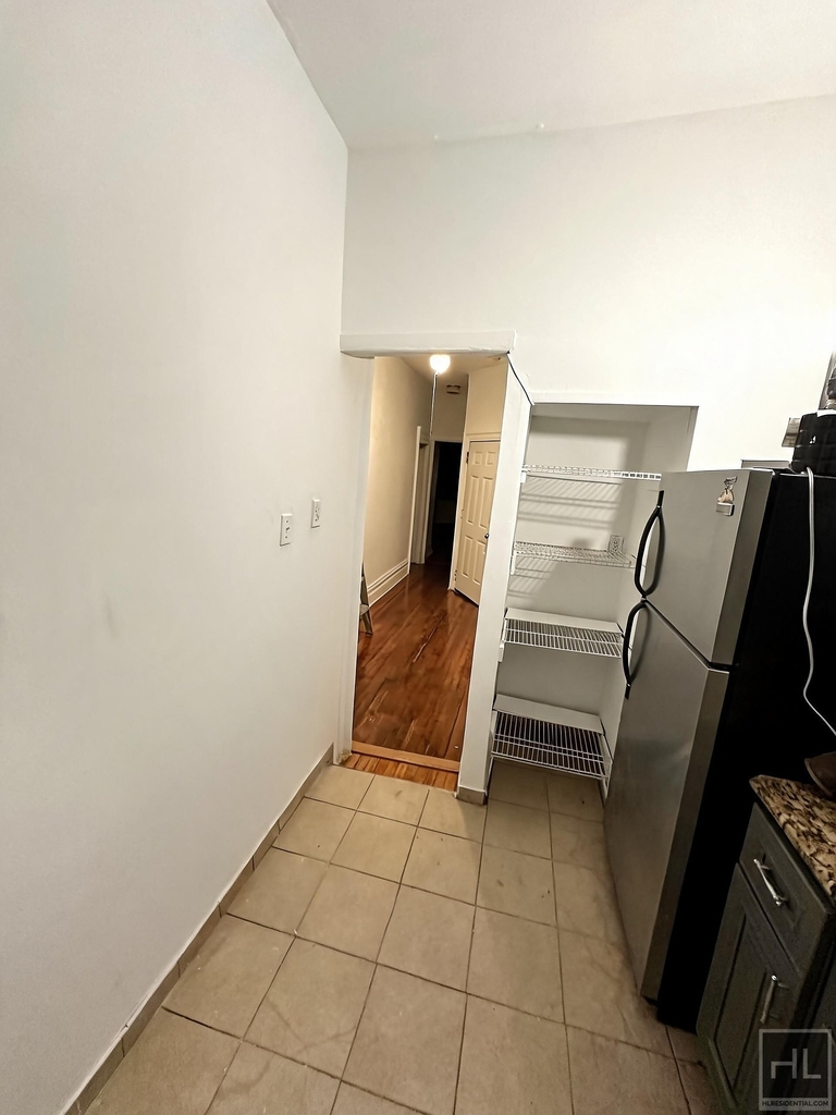 Summit Avenue - Photo 7