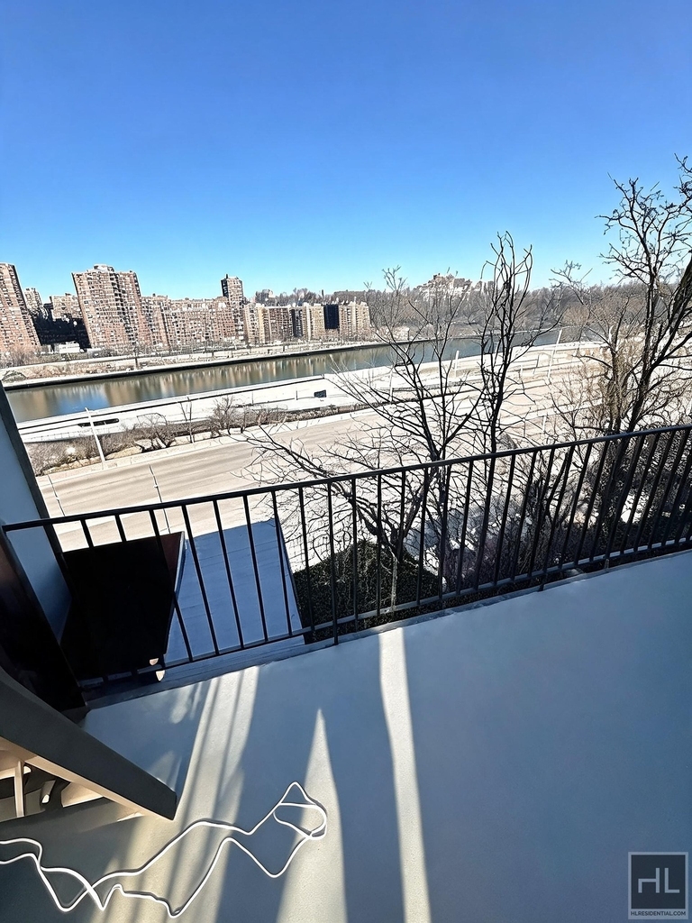 Summit Avenue - Photo 11
