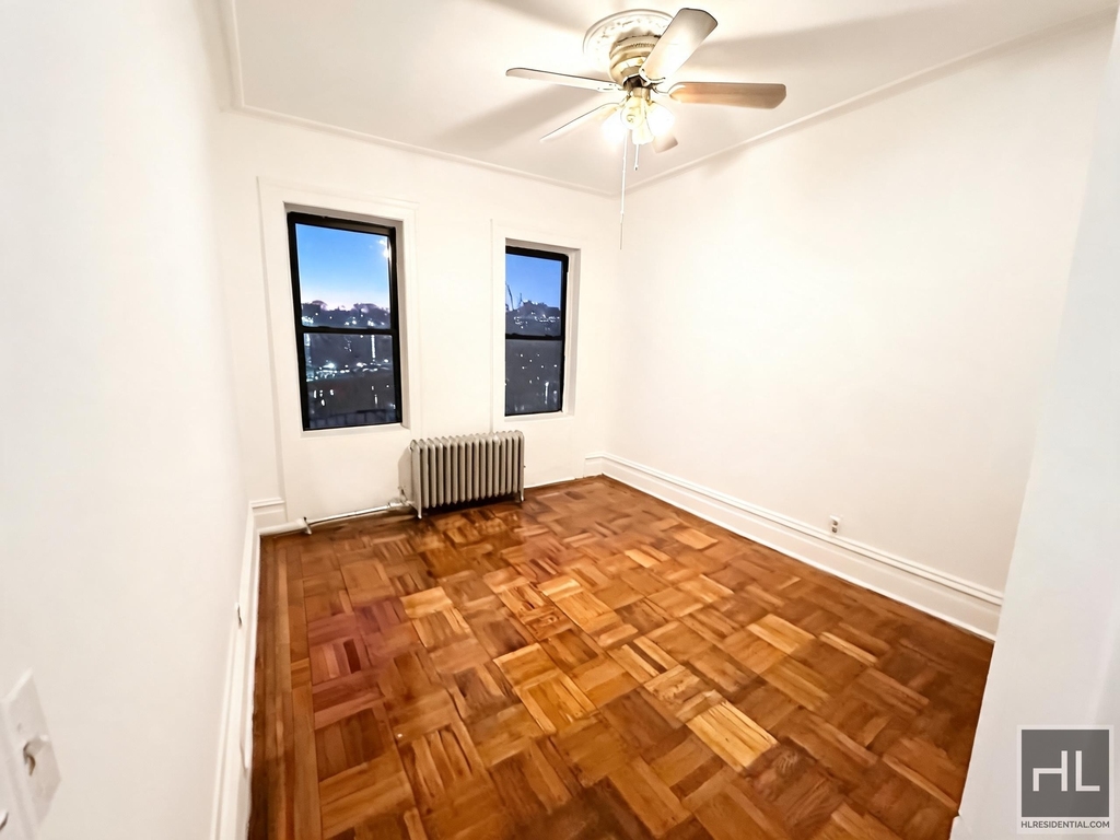 Summit Avenue - Photo 1