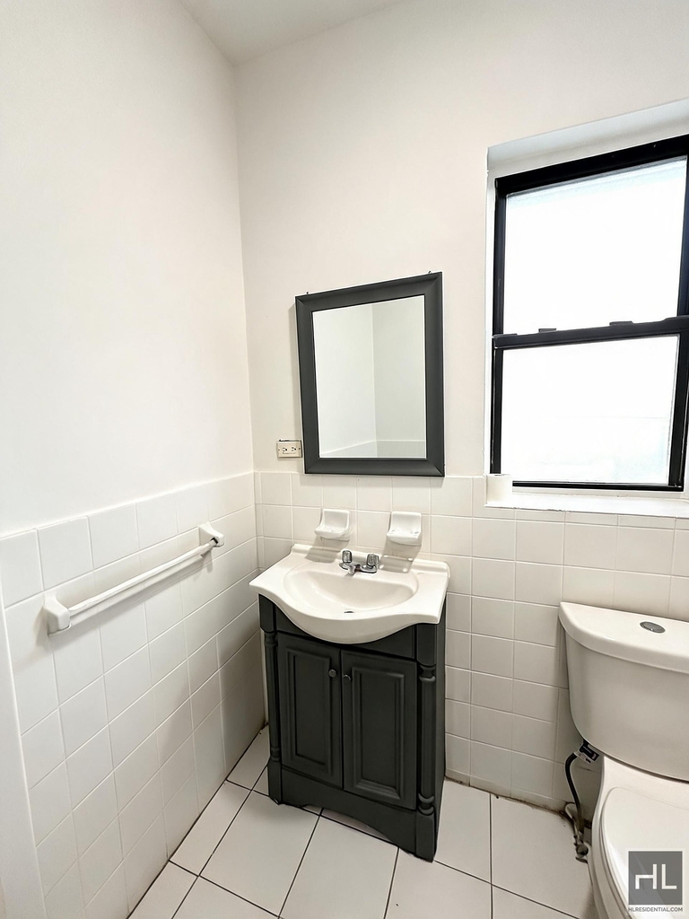 Summit Avenue - Photo 8
