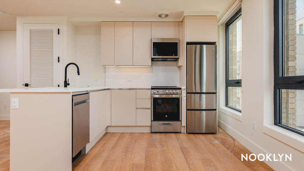 130 Hope St - Photo 0