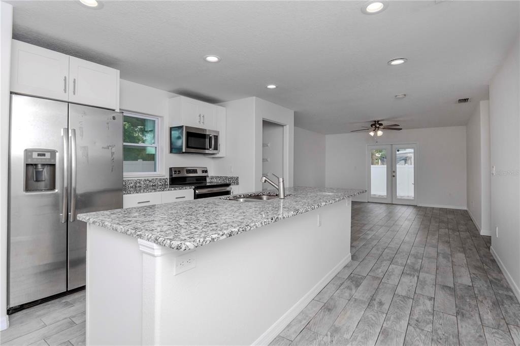 6235 S Adelia Avenue - Photo 4