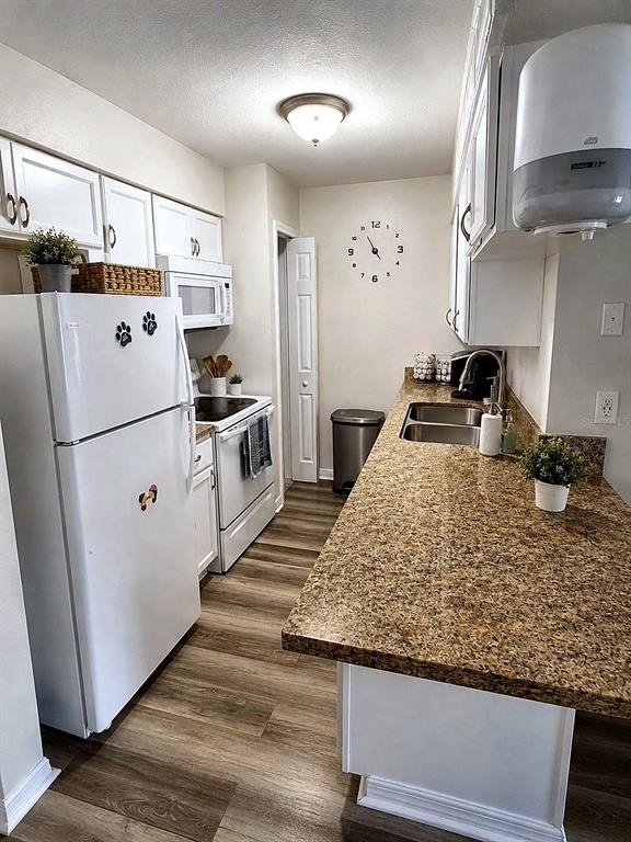 209 Berry Tree Place - Photo 1