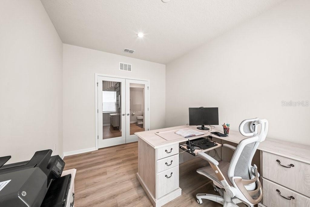 181 Tower Court - Photo 3
