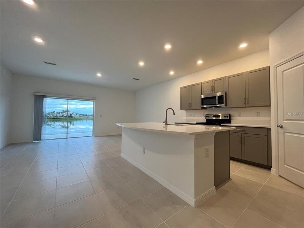 2377 Paravane Way - Photo 4