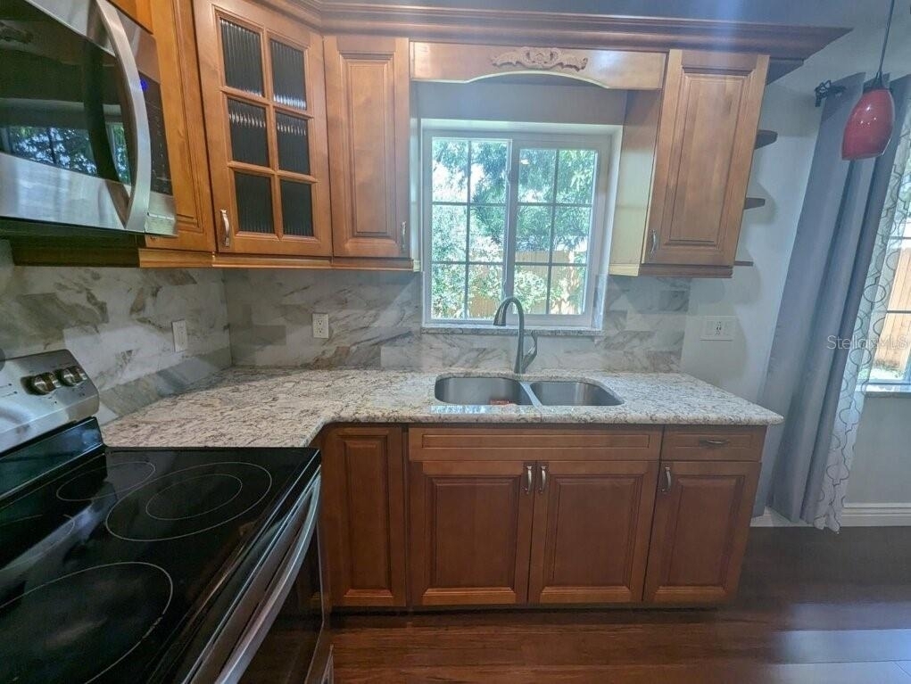 1602 Amberlea Drive S - Photo 7