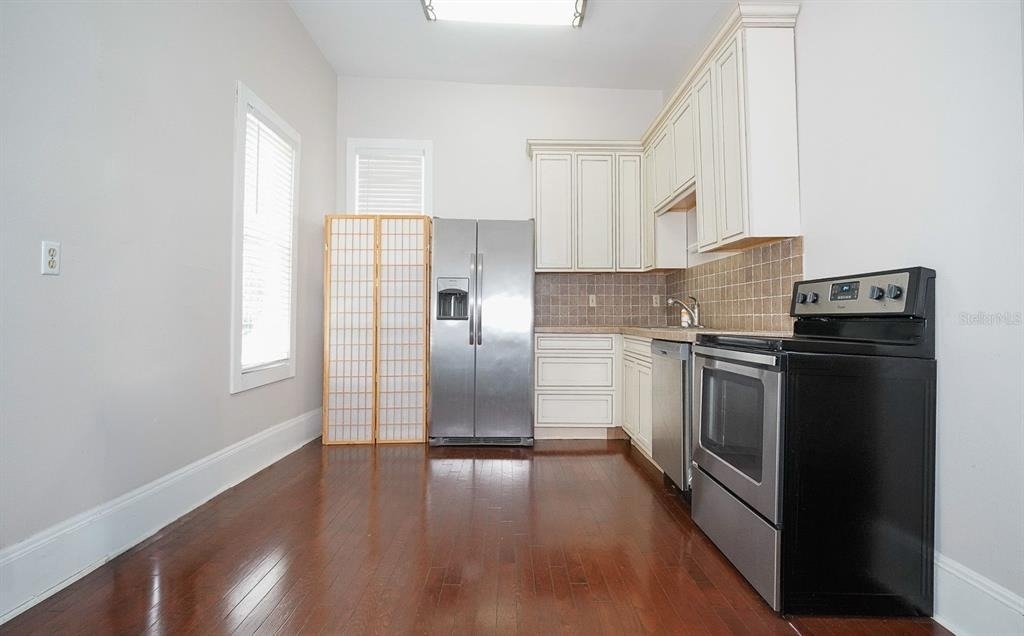 333 S Plant Avenue - Photo 48
