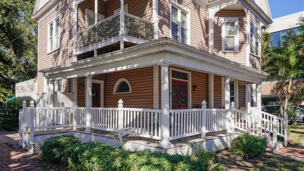 333 S Plant Avenue - Photo 0
