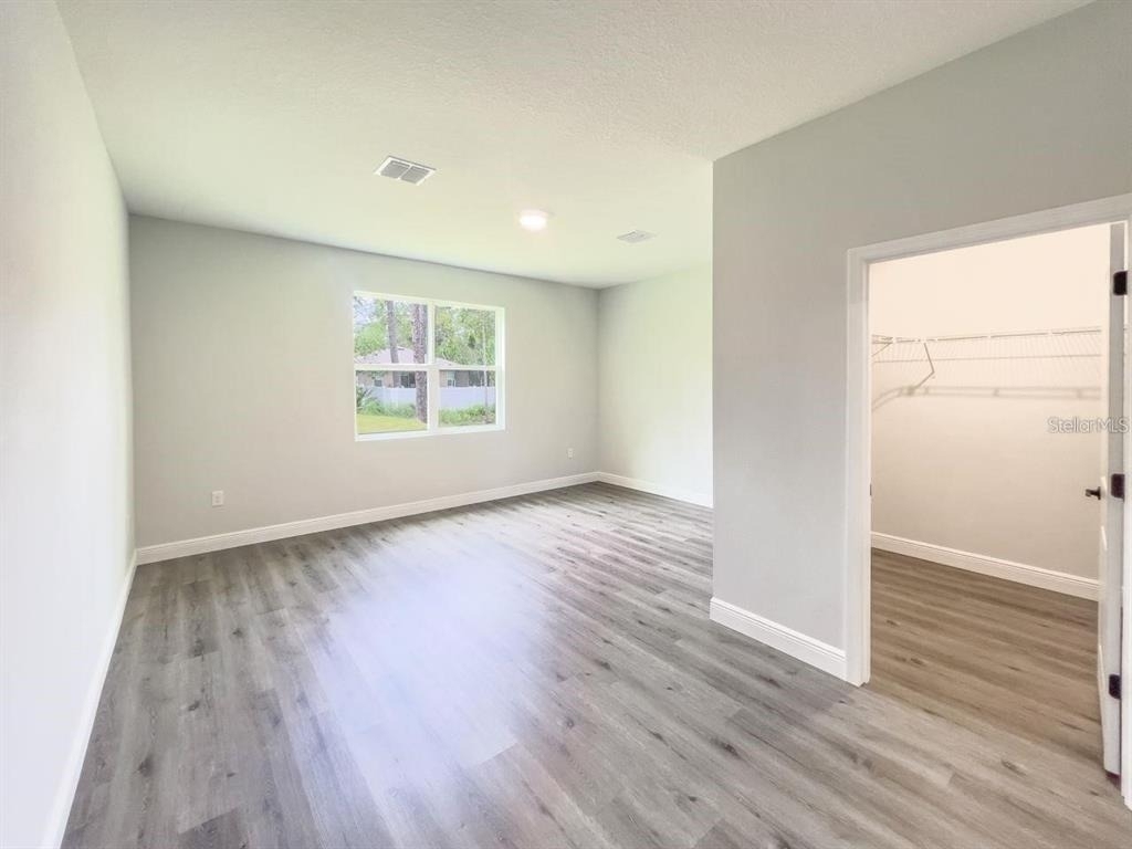 1580 East Parkway - Photo 3