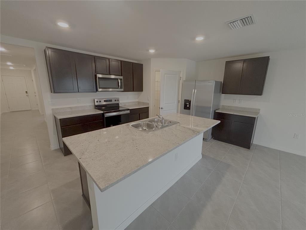 481 W Rexford Drive - Photo 2