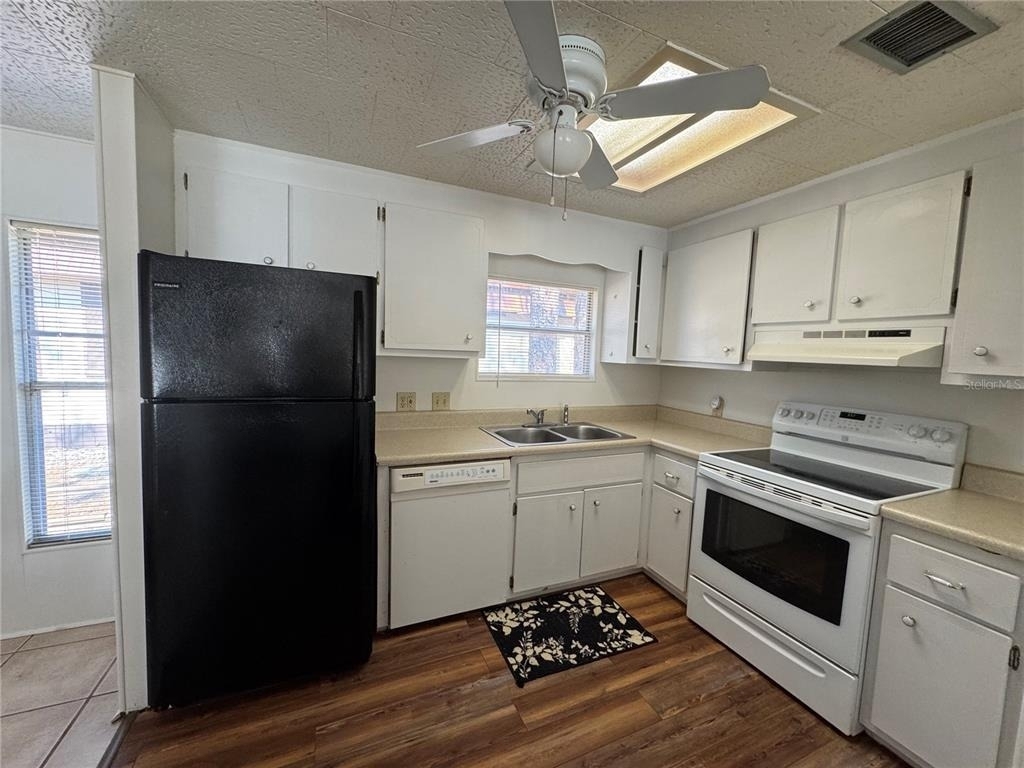603 W Club Boulevard - Photo 2
