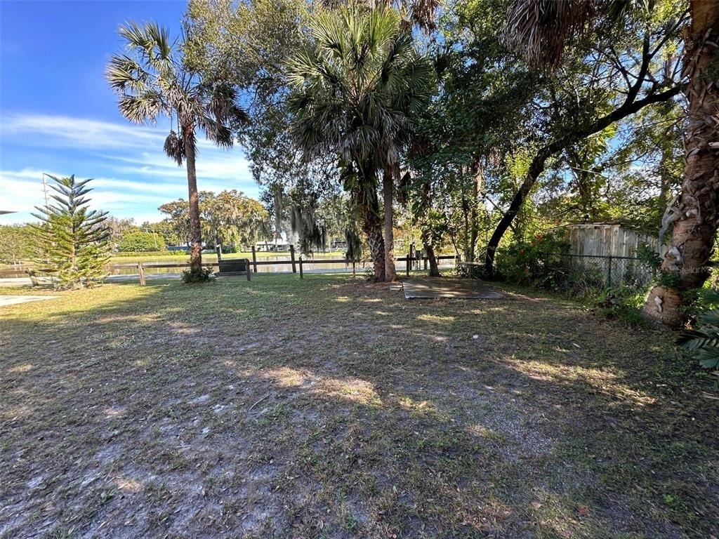 305 E Dakin Avenue - Photo 7