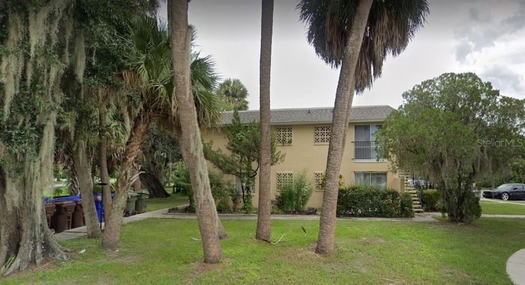 305 E Dakin Avenue - Photo 0