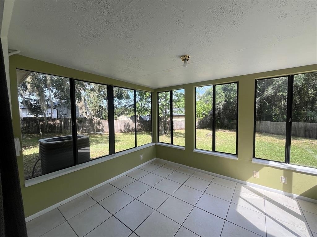214 Bluefield Avenue - Photo 4