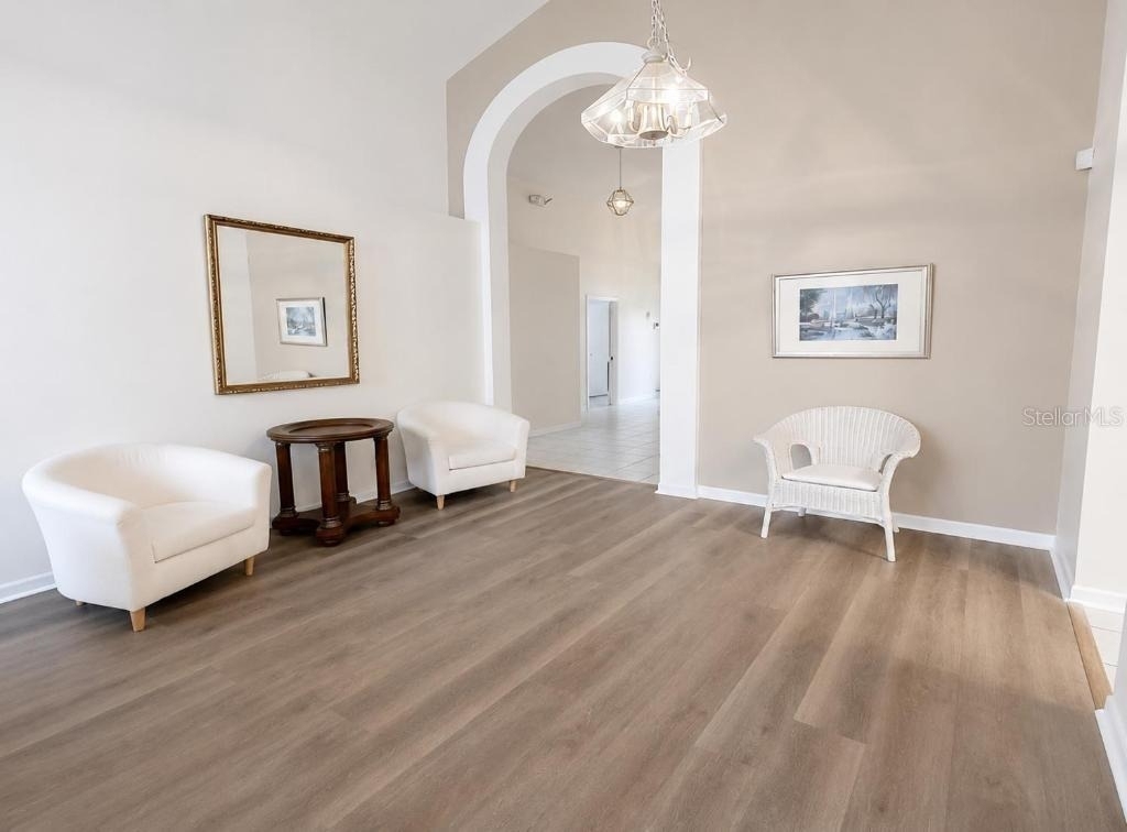 176 Harpersfield Street - Photo 2