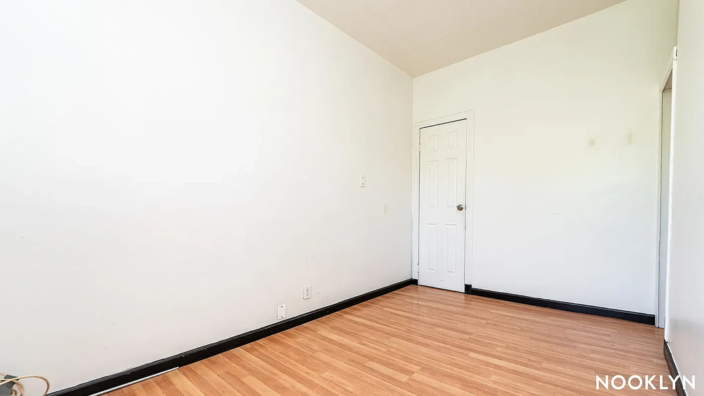 191 Graham Ave - Photo 15
