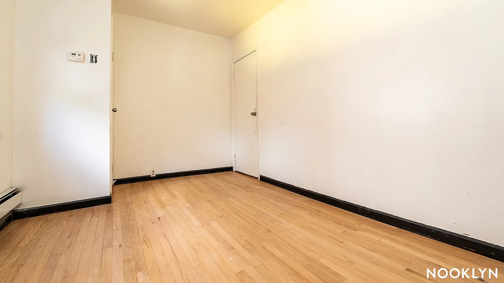 191 Graham Ave - Photo 2