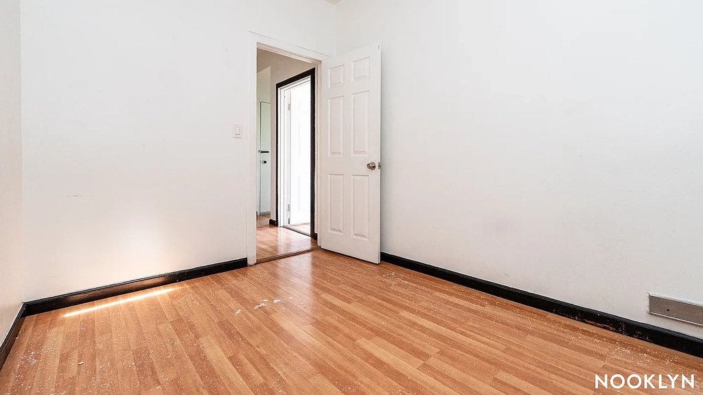 191 Graham Ave - Photo 5