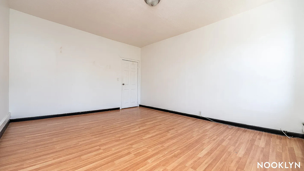 191 Graham Ave - Photo 6