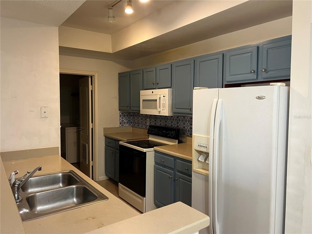 12414 Baleria Cove - Photo 16