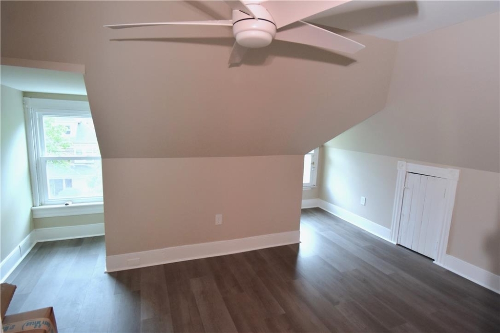 219 W Burke Street - Photo 15