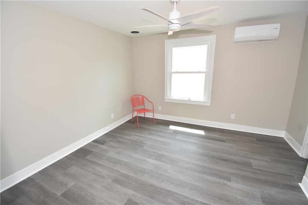219 W Burke Street - Photo 7