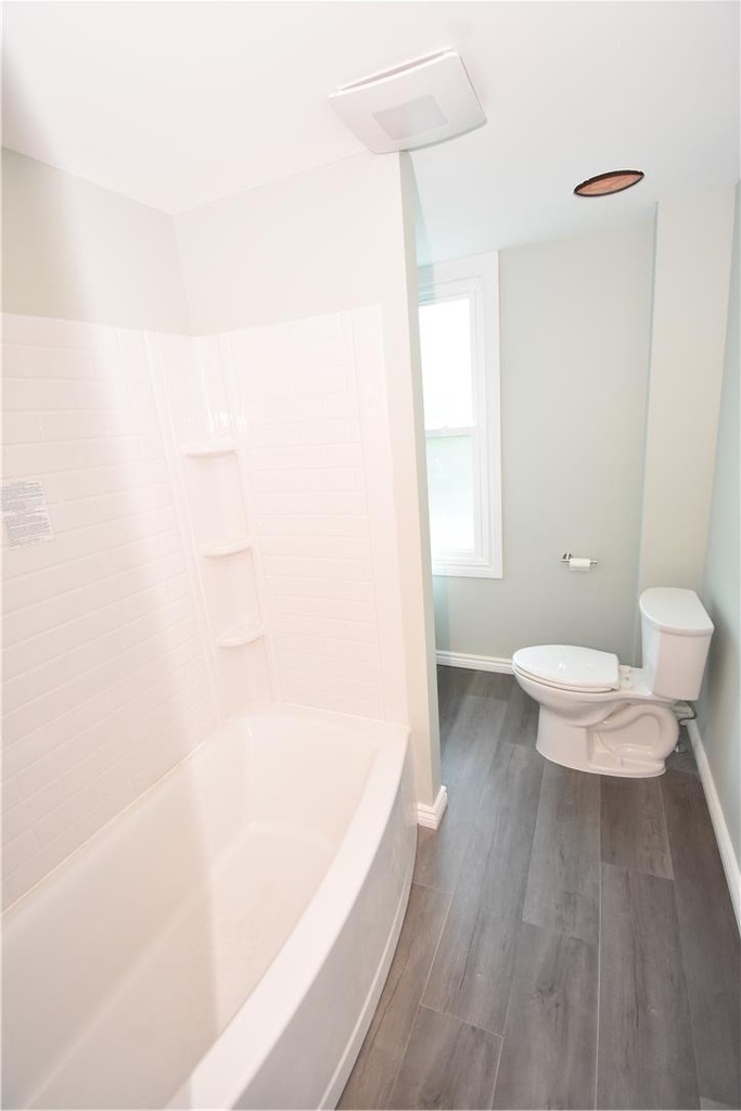 219 W Burke Street - Photo 9