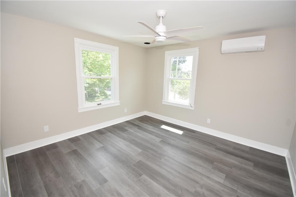 219 W Burke Street - Photo 8